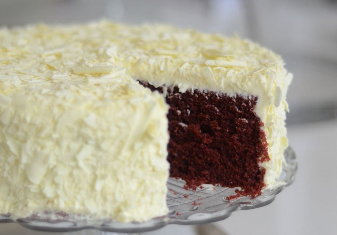 Goofy - 9" Red Velvet Round Cake 1.4kg
Vegetarian friendly